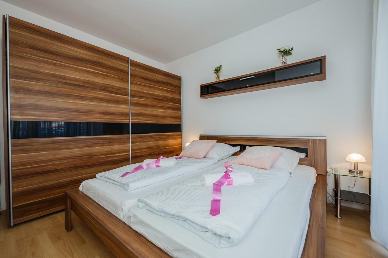 Apartman Lucija Каштела Екстер'єр фото