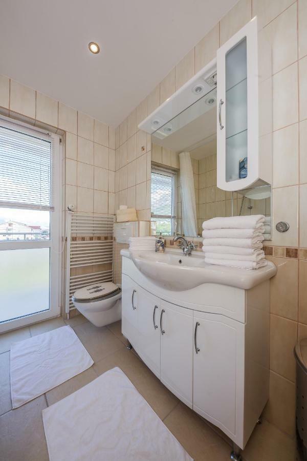 Apartman Lucija Каштела Екстер'єр фото