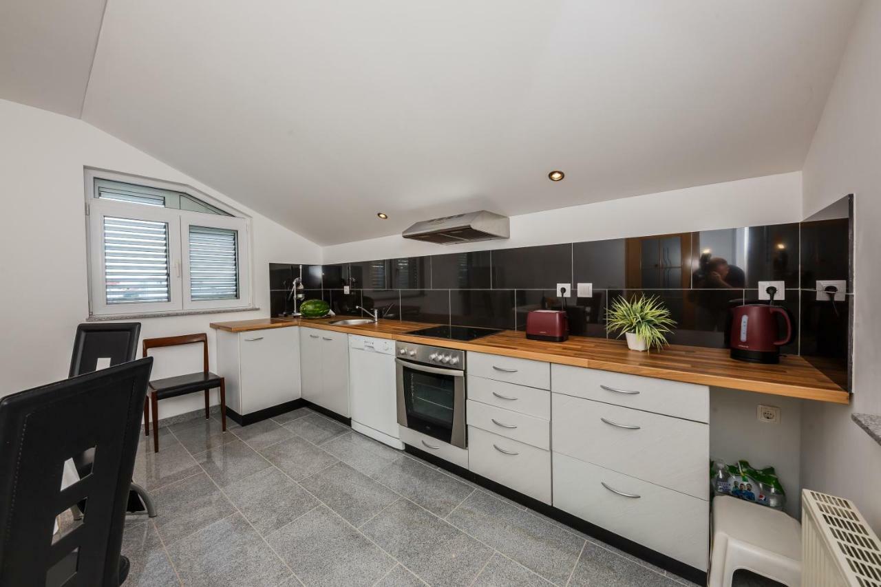 Apartman Lucija Каштела Екстер'єр фото